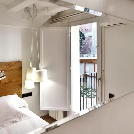 Feelathome Center Apartments Barcelona Exterior photo